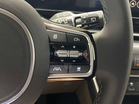 New 2026 Kia Carnival FWD image 22