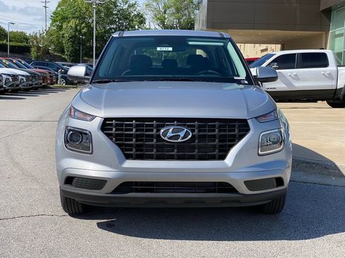 New 2026 Hyundai Venue SE FWD image 2