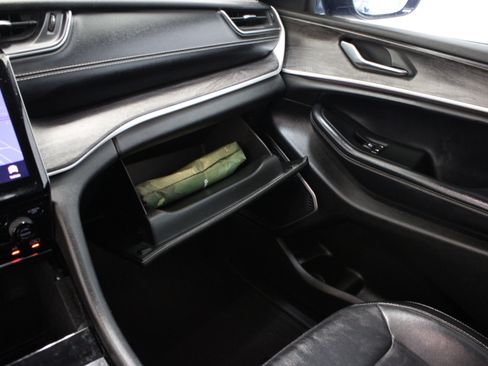 Used 2021 Jeep Grand Cherokee L Limited RWD image 26