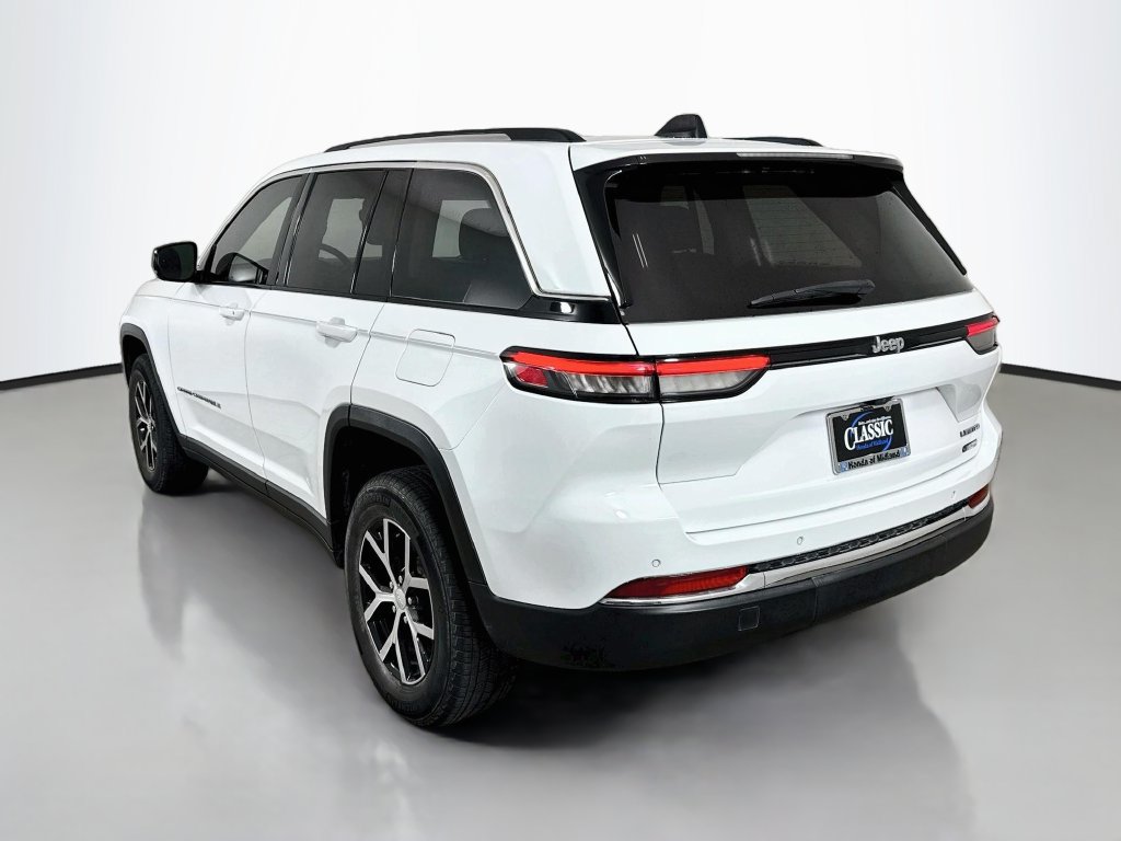 Used 2023 Jeep Grand Cherokee Limited RWD image 5