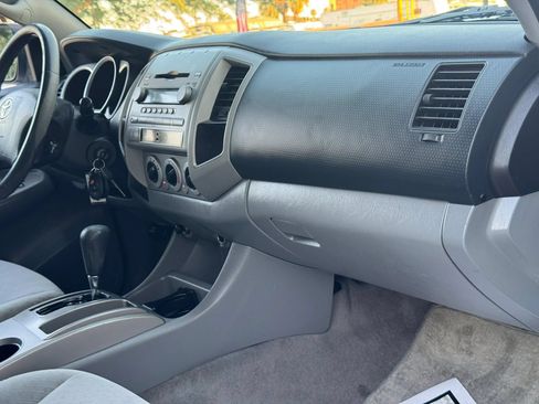 Used 2006 Toyota Tacoma PreRunner RWD image 37