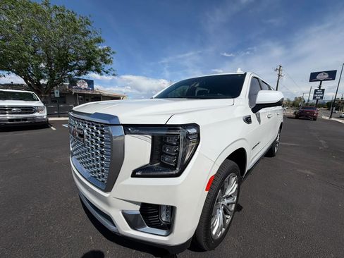 Used 2021 GMC Yukon XL Denali AWD/4WD image 2