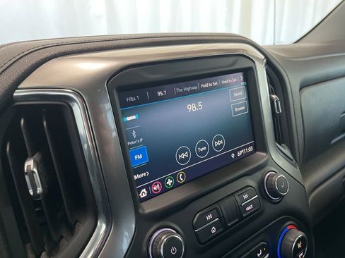 Used 2022 Chevrolet Silverado 1500 LT image 11