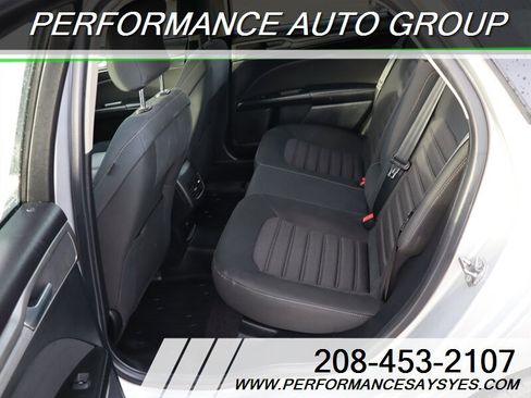 Used 2019 Ford Fusion SE image 16