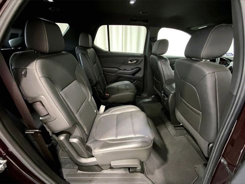 Used 2023 Chevrolet Traverse LT image 25