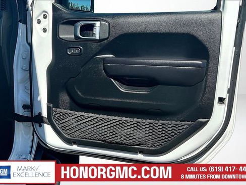 Used 2021 Jeep Gladiator Sport AWD/4WD image 29
