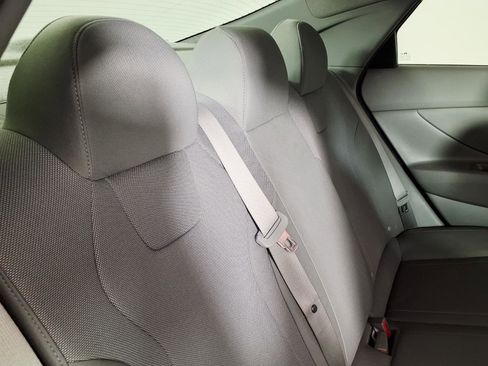 Certified 2023 Hyundai Elantra SE w/ Preferred Accessory Package FWD image 12