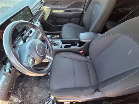 Used 2025 Hyundai Kona SEL image 14