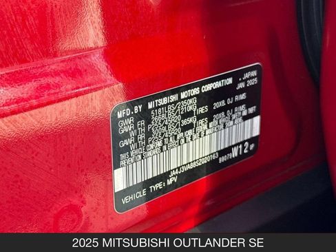 Used 2025 Mitsubishi Outlander SE FWD image 34