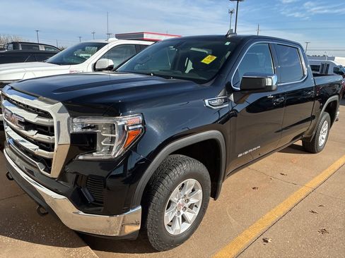 Used 2019 GMC Sierra 1500 SLE w/ SLE Value Package image 1