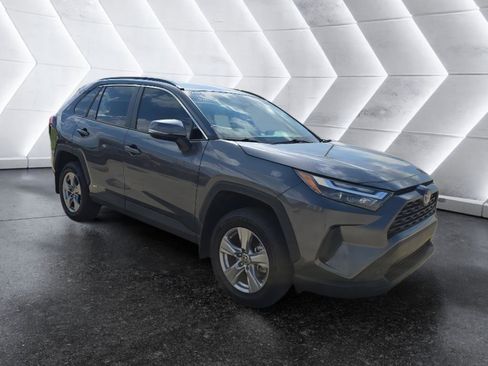 Used 2024 Toyota RAV4 XLE image 3