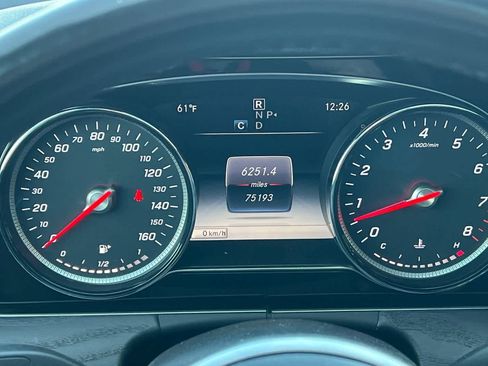 Used 2019 Mercedes-Benz E 300 image 27