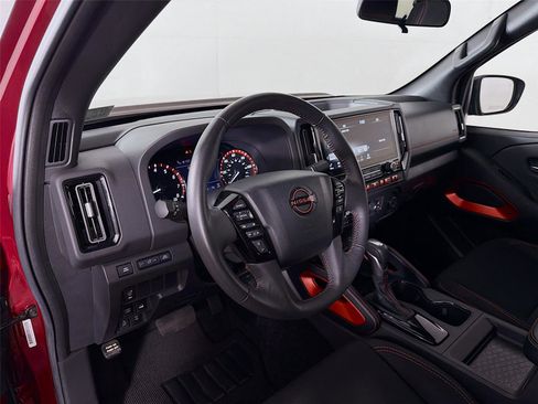 Used 2025 Nissan Frontier PRO-4X AWD/4WD image 9