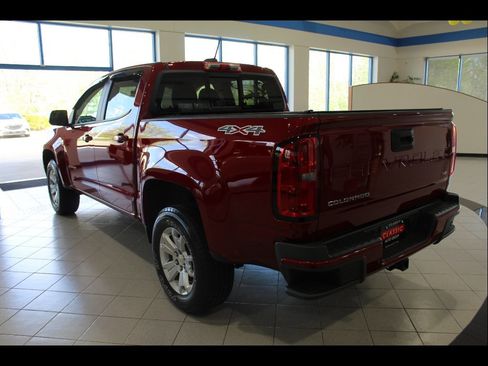 Used 2022 Chevrolet Colorado LT w/ Safety Package AWD/4WD image 7