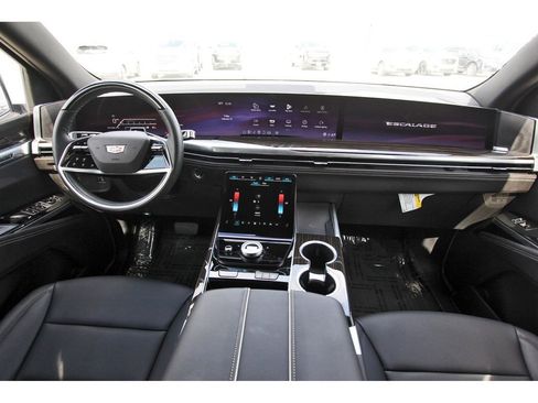 Certified 2025 Cadillac Escalade ESV Luxury image 9