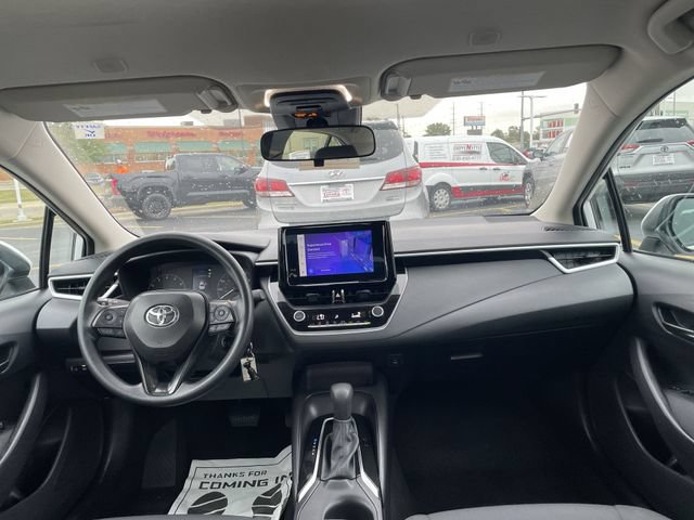 Used 2025 Toyota Corolla LE FWD image 38