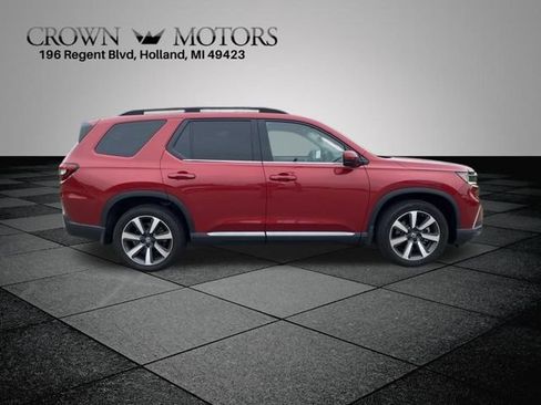Used 2025 Honda Pilot Touring image 14