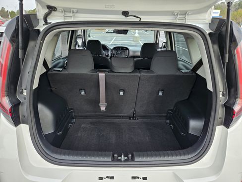 Used 2024 Kia Soul LX w/ Option Group 015 image 16