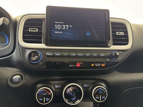 Used 2023 Hyundai Venue Limited w/ Cargo Package image 25