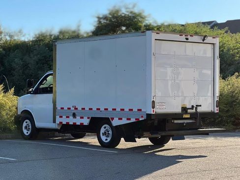 Used 2019 GMC Savana 3500 w/ Power Convenience Package RWD image 8