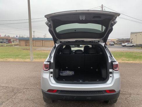 New 2026 Jeep Compass Latitude image 28