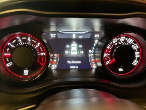 Used 2021 Dodge Challenger SXT w/ Blacktop Package image 9