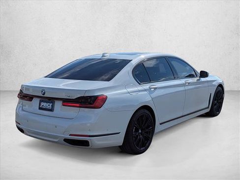 Used 2020 BMW 740i w/ Premium Package image 5
