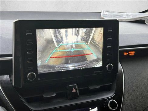 Used 2021 Toyota Corolla LE image 12