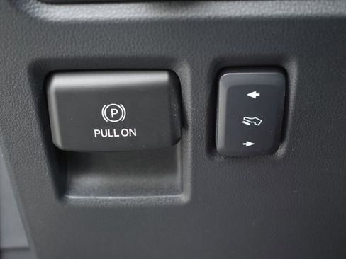 Used 2024 Ford F150 Lightning Lariat image 19