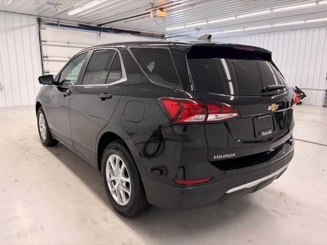Used 2024 Chevrolet Equinox LT FWD image 4