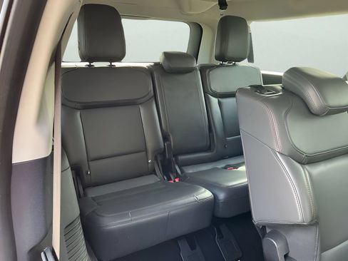 Used 2025 Ford Expedition Max Active RWD image 15