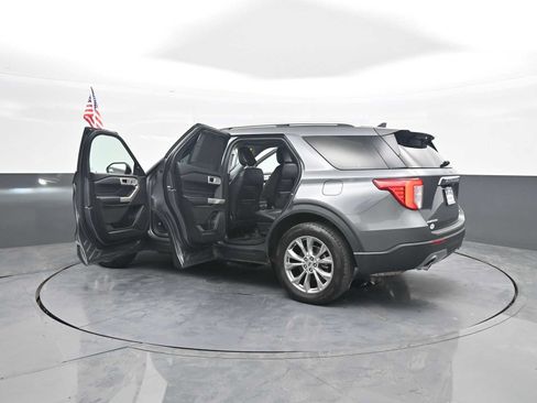 Used 2021 Ford Explorer Limited w/ Equipment Group 301A AWD/4WD image 54