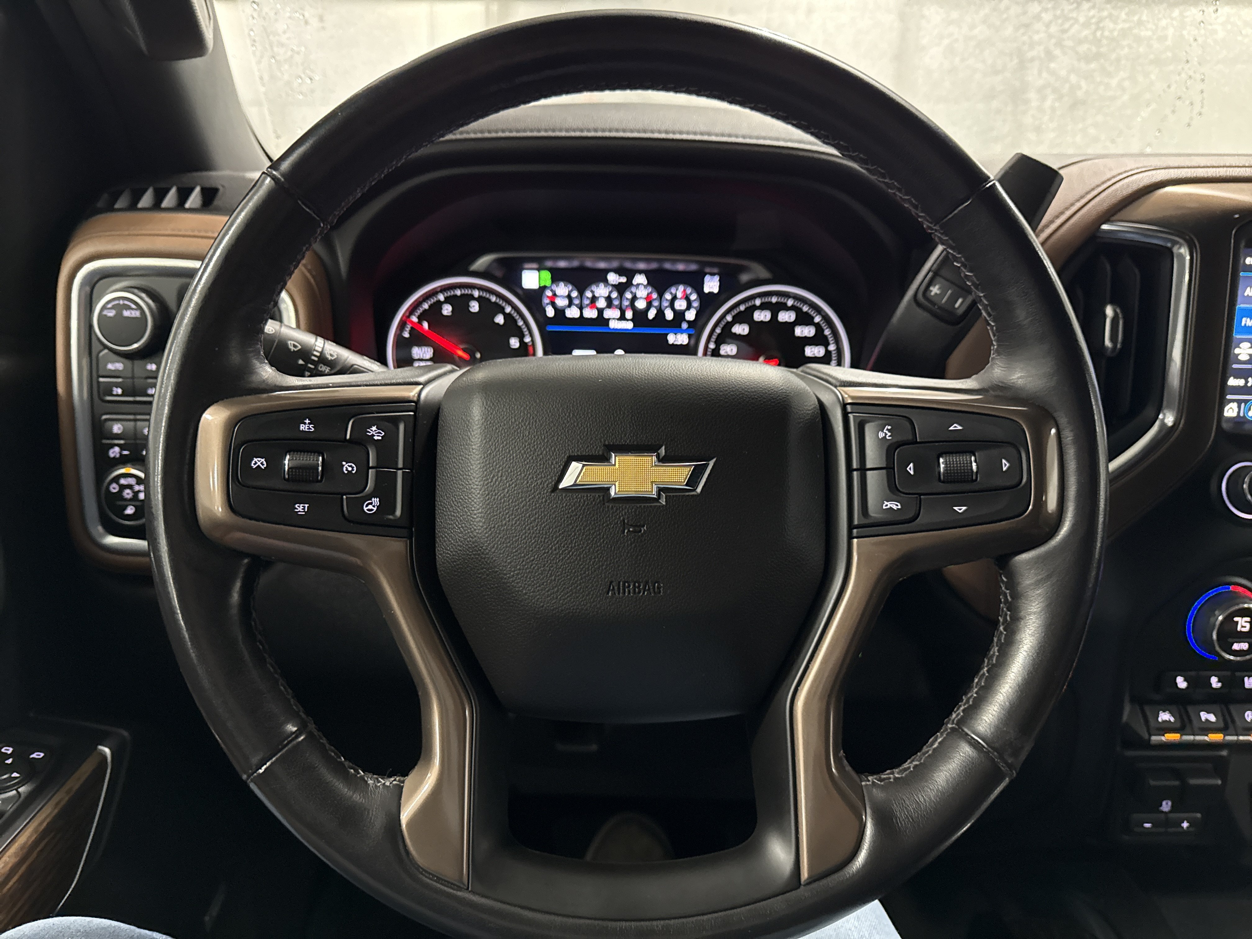 Used 2022 Chevrolet Silverado 1500 High Country w/ Technology Package AWD/4WD image 10