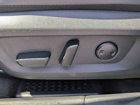 Used 2023 Nissan Rogue SL w/ SL Premium Package image 23