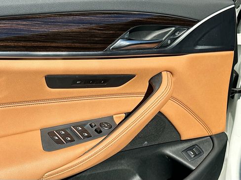 Used 2023 BMW 530i w/ M Sport Package image 18