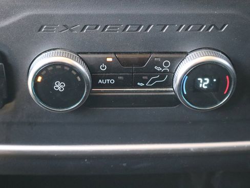 Used 2023 Ford Expedition XLT image 24