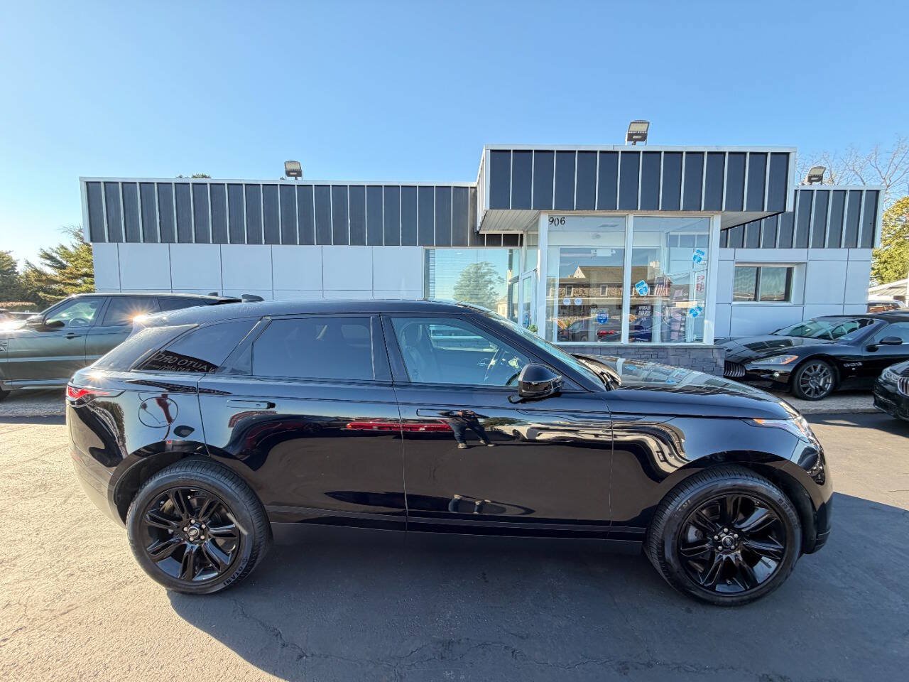 Used 2020 Land Rover Range Rover Velar S AWD/4WD image 9