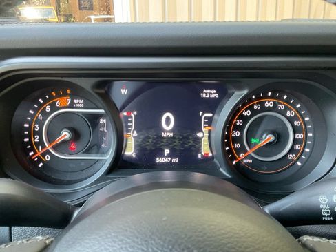 Used 2026 Jeep Wrangler Unlimited Rubicon AWD/4WD image 19
