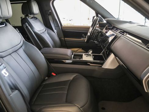 New 2026 Land Rover Range Rover Long Wheelbase SE AWD/4WD image 17