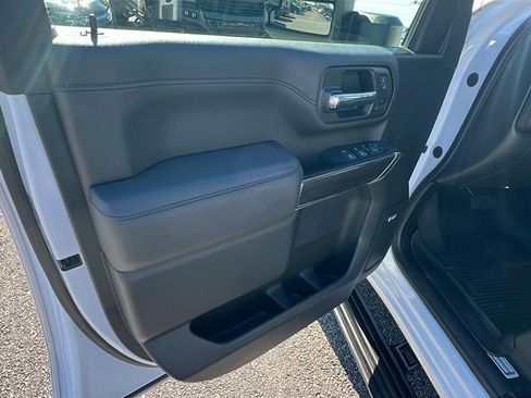 Certified 2022 Chevrolet Silverado 2500 LTZ w/ LTZ Plus Package image 11