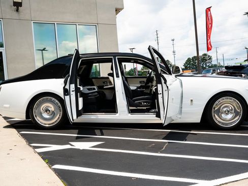 Used 2019 Rolls-Royce Phantom Sedan RWD image 11