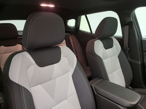 New 2026 Chevrolet Trax RS w/ Sunroof Package FWD image 36