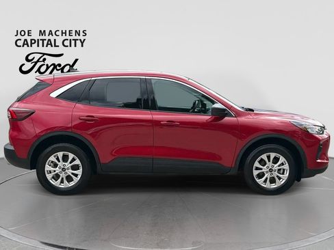 Used 2023 Ford Escape Active w/ Tech Pack #1 AWD/4WD image 4