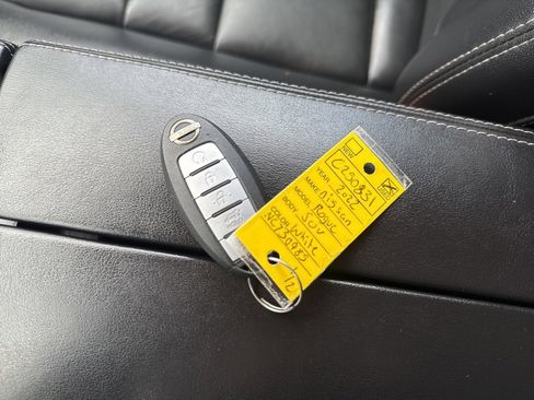 Used 2022 Nissan Rogue SL w/ SL Premium Package image 51