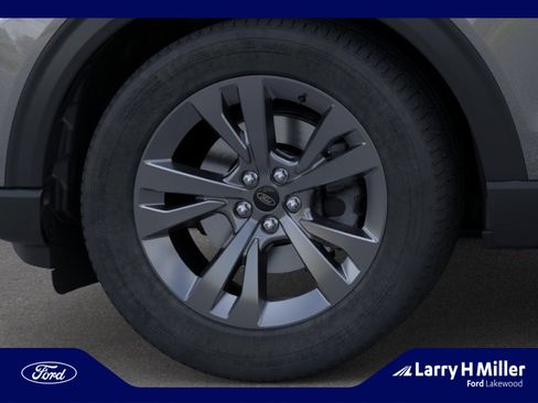 New 2026 Ford Explorer Active image 19