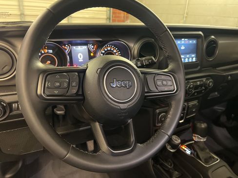 Used 2022 Jeep Wrangler Unlimited Sport AWD/4WD image 24