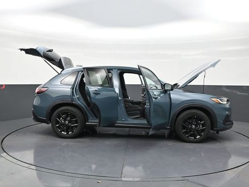 Used 2024 Honda HR-V Sport image 29