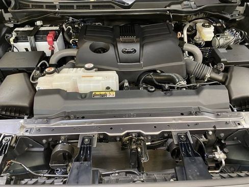 Used 2025 Toyota Tundra Limited w/ TRD Off-Road Package AWD/4WD image 10