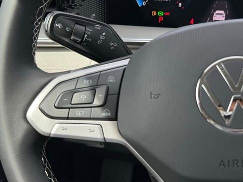 New 2025 Volkswagen Tiguan SE image 37