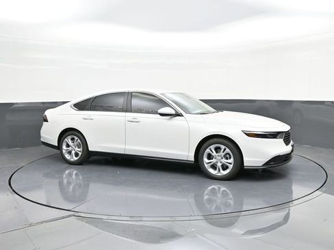 New 2025 Honda Accord LX image 13